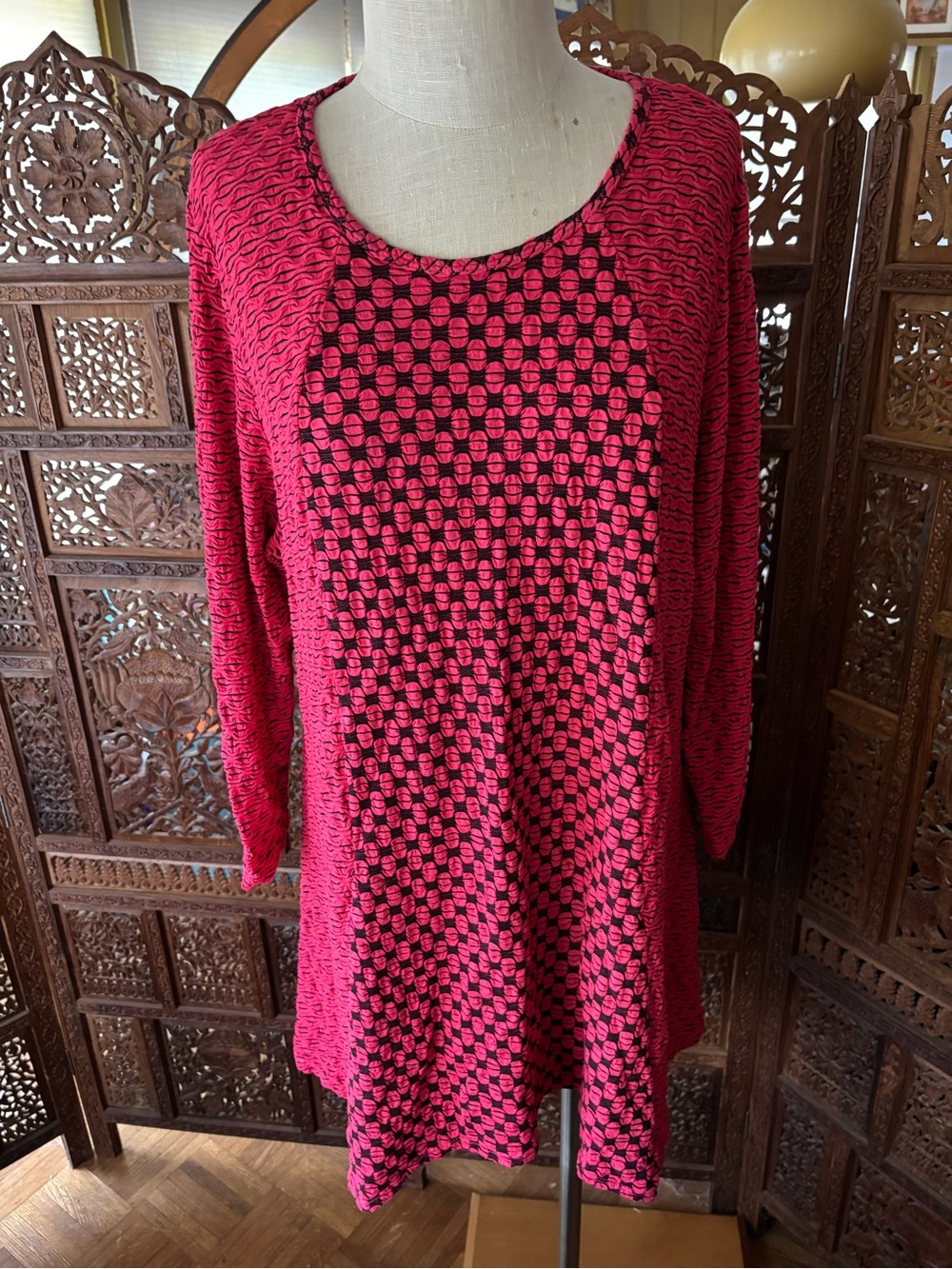Tianello Pink and Black Patterned Scoop Neck Sweater Tunic